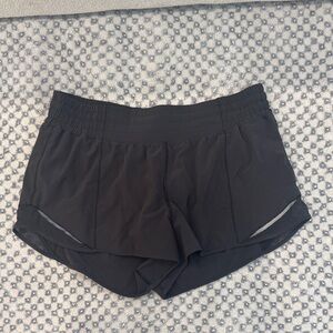 Lululemon Hotty Hot Black 2.5 Shorts High Rise